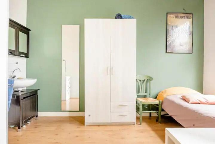 Cozy Private In Shared Apartment, Close To And Center Appartement