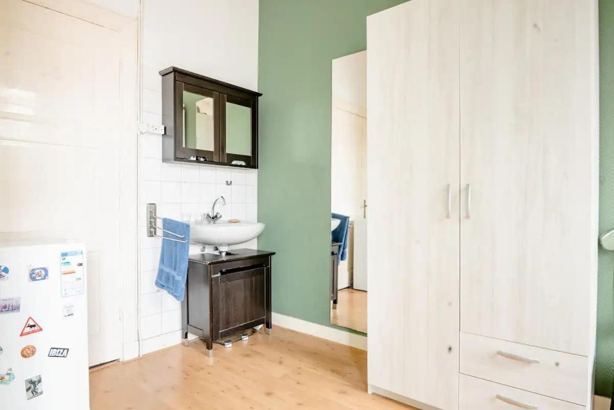 Cozy Private In Shared Apartment, Close To And Center *