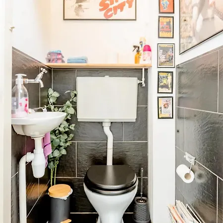 Cozy Private In Shared Apartment, Close To And Center Apartment